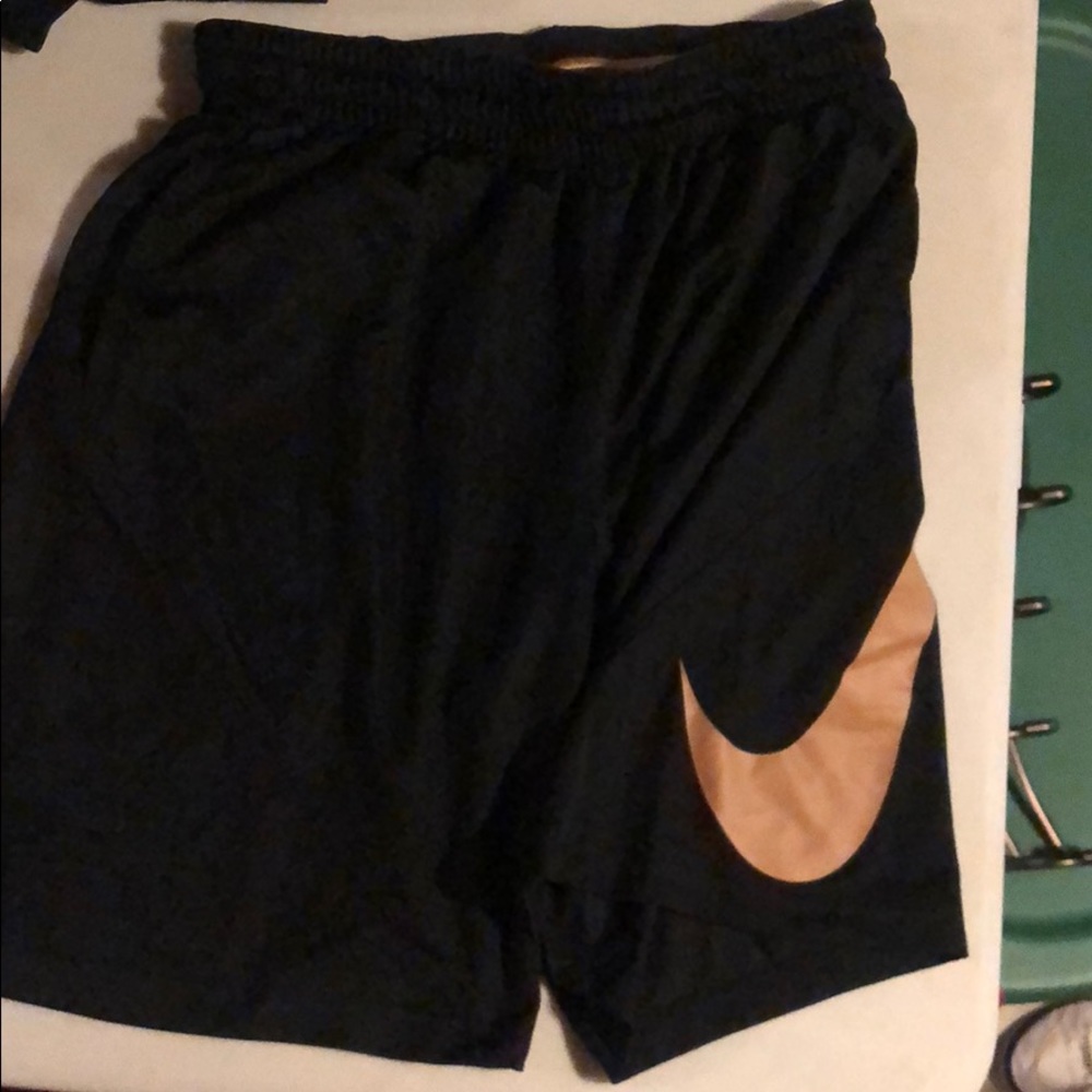 Mens Nike Shorts Size L